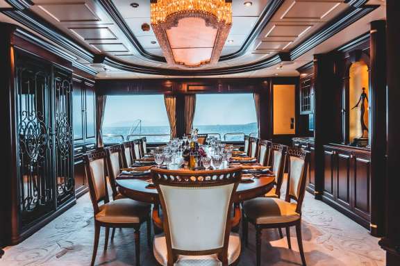 Image of MUSTIQUE yacht #11