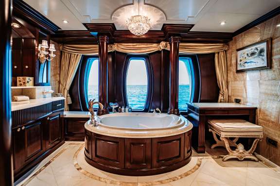 Image of MUSTIQUE yacht #7