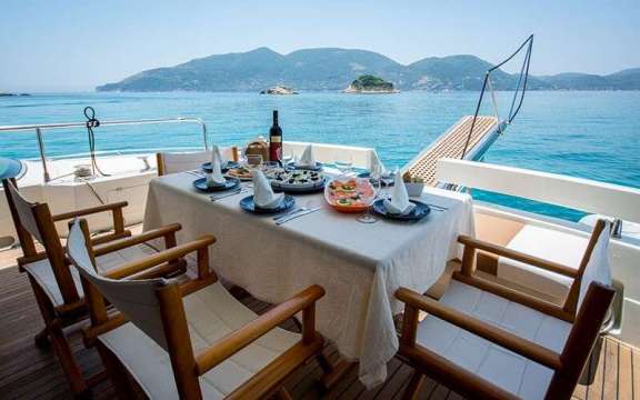 Aft Deck Dinning al fresco