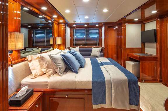 Image of DIVINE yacht #13