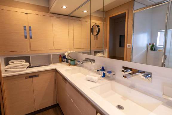 Image of SERENISSIMA yacht #7