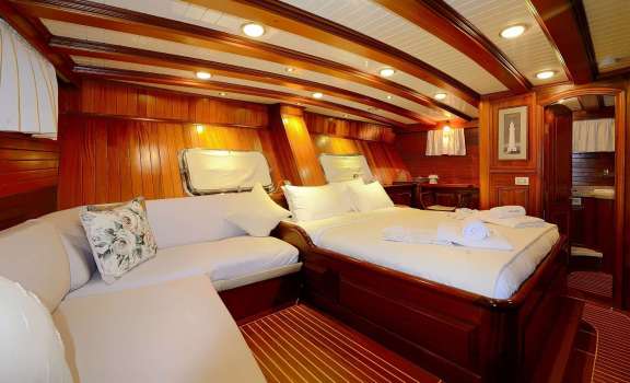 Image of ECCE NAVIGO yacht #12