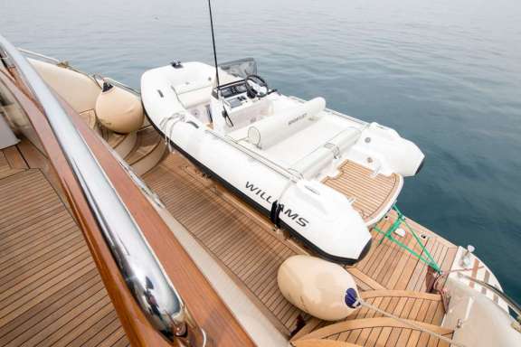 Fore deck sunbathing and seating area