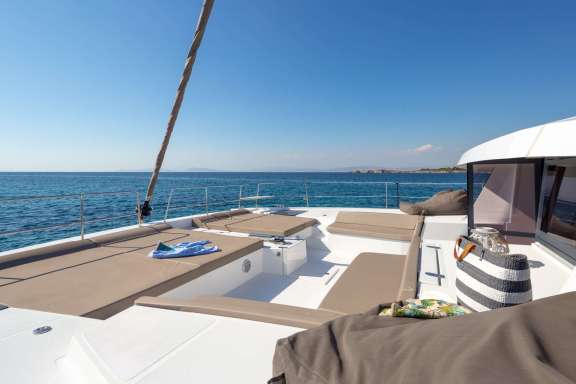 Image of License to Chill yacht #4