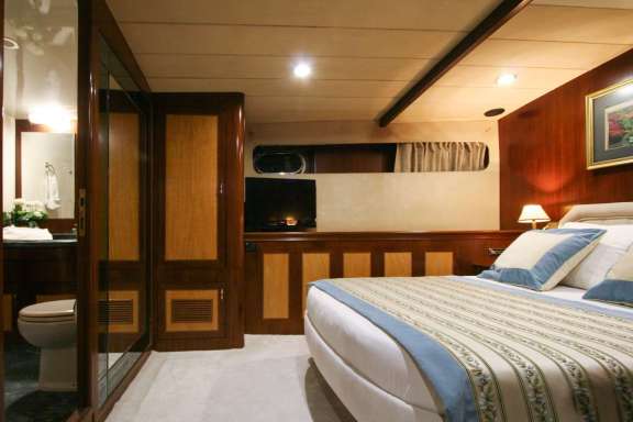 Double Cabin