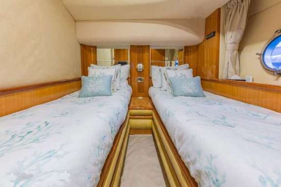 Image of EVOLUTION yacht #4