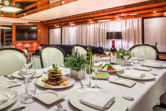 Image of MILOS AT SEA yacht #3