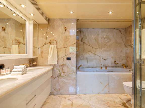 Master ensuite