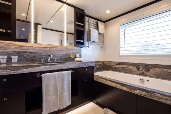 Master Stateroom Bath