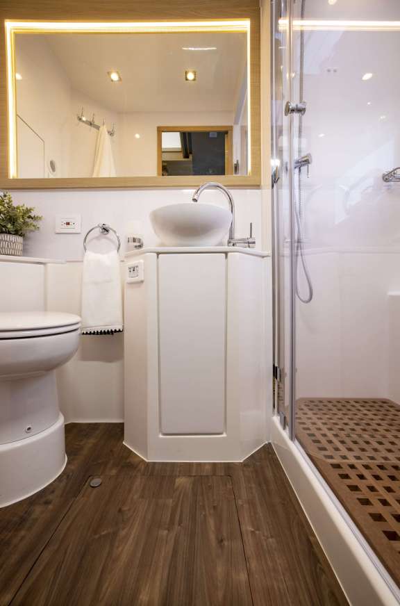 Guest Cabin bathroom