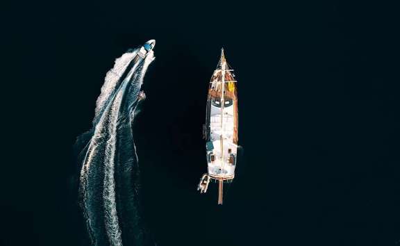 Image of WHITE SWAN yacht #19