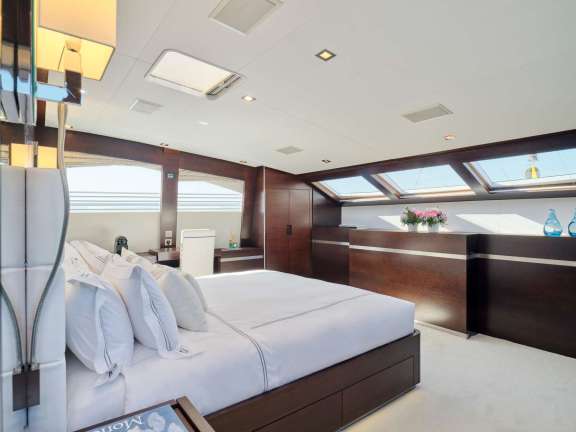 Image of HAKUNA MATATA yacht #6