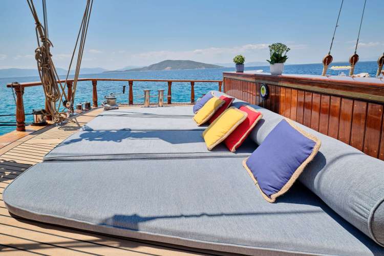 Sun beds on aft deck