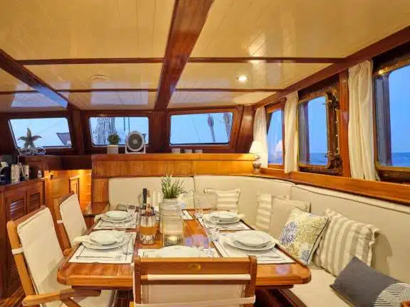 Dining table inside