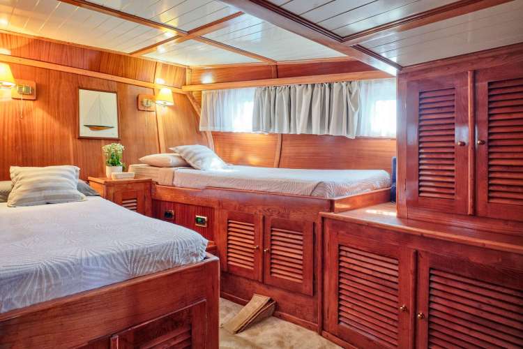 Twin cabin