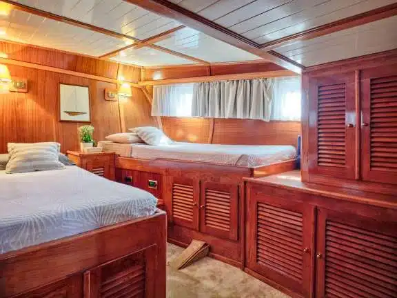 Twin cabin