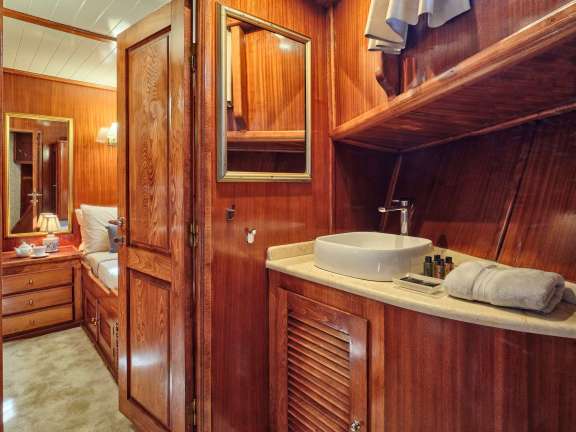 Image of MYRA yacht #9