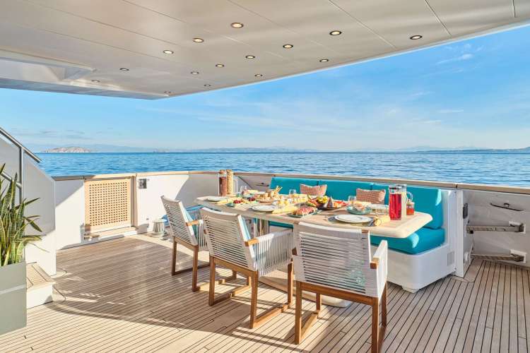 Main Deck Aft Dining Area