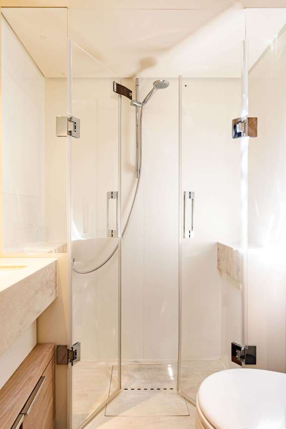 Image of WHITE CAPS yacht #11