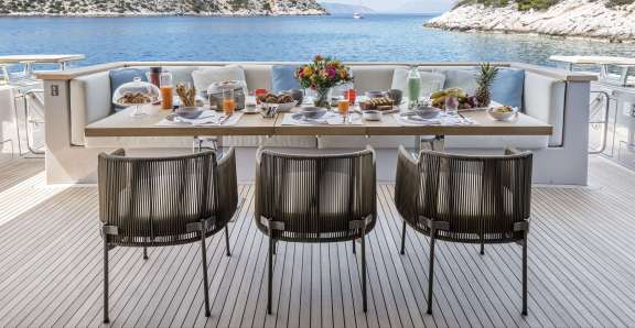 Main Deck Aft Dining