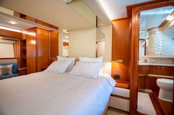 Master cabin en-suite