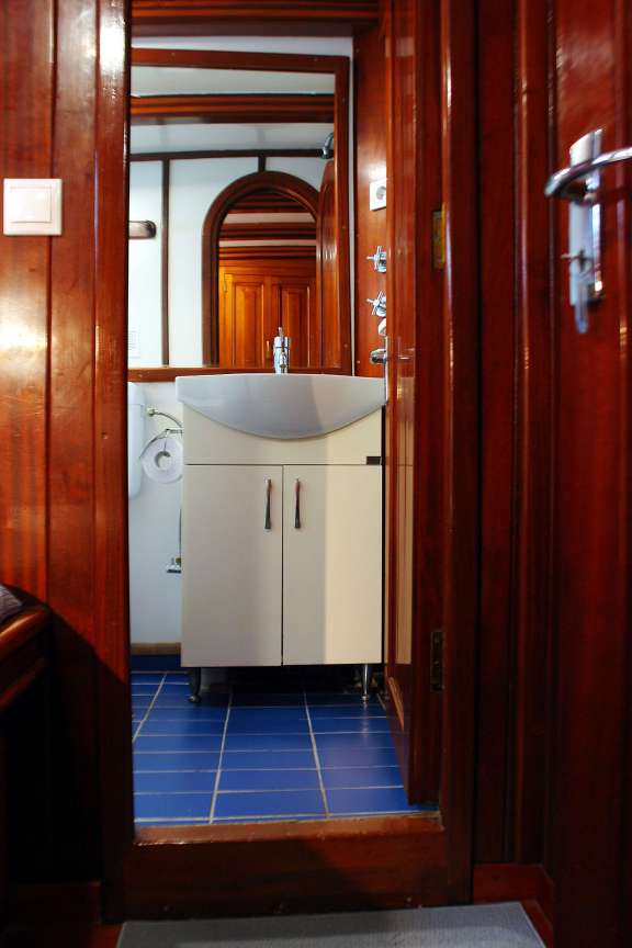 Image of Stella Queen yacht #17