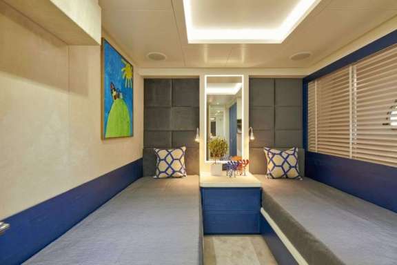 Image of LA FENICE yacht #14