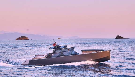 Liquid Limo, Immersive Tender