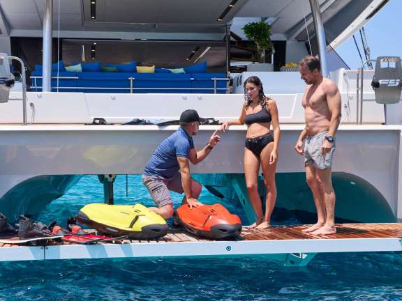 Hydraulic swimming platform/ beach club