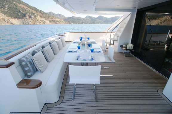 Image of REM yacht #3