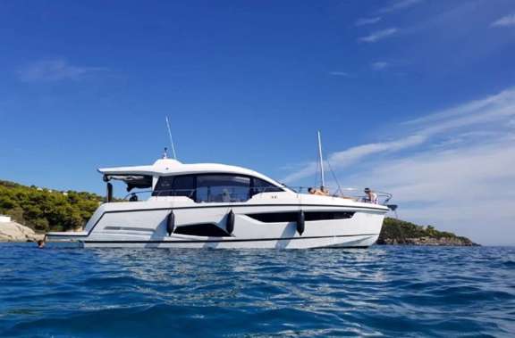Image of Sealine C430 yacht #14