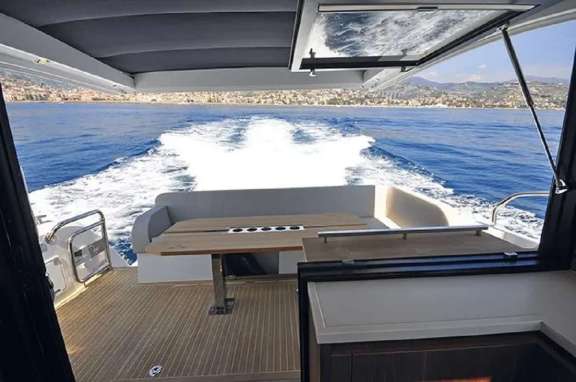 Image of Sealine C430 yacht #4