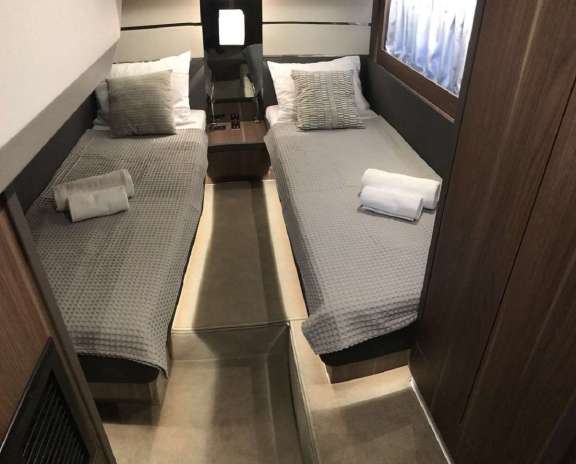 Image of Sealine C430 yacht #8