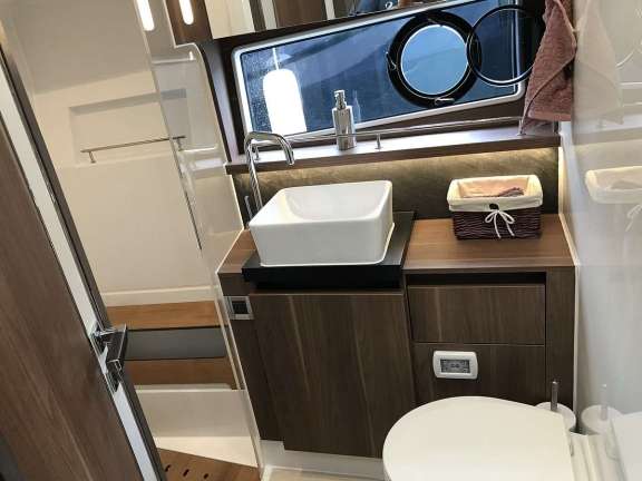 Image of Sealine C430 yacht #9