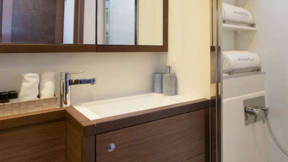 Image of PHANTOM yacht #9