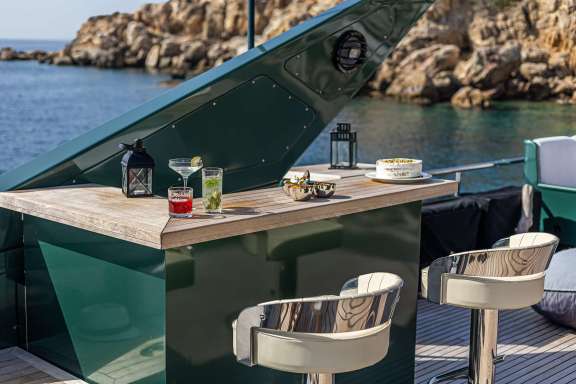 Image of CAN’T REMEMBER yacht #16