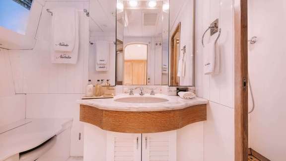 Image of NATALIA V yacht #15