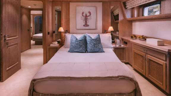 Image of NATALIA V yacht #18