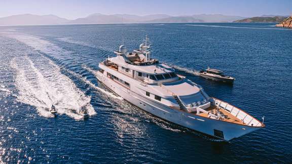 Image of NATALIA V yacht #2