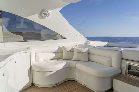 Aft deck salon