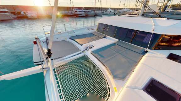 Image of Blue Horizon yacht #12