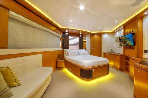 Image of ARIELA yacht #13