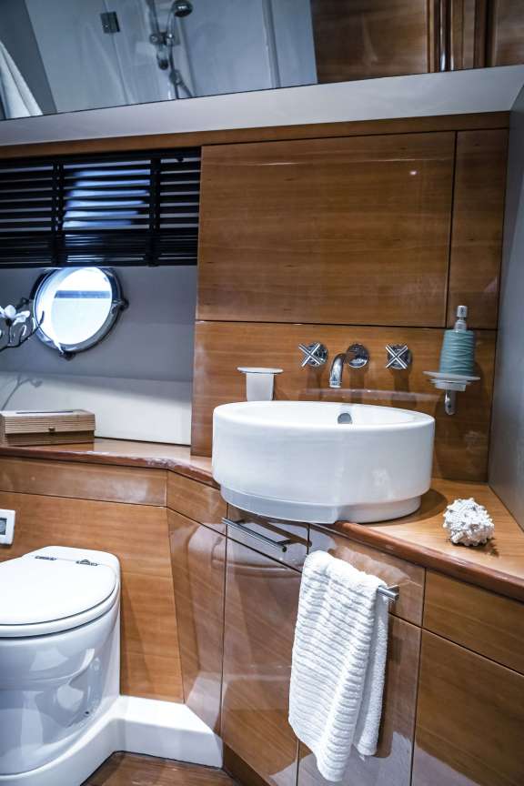 Master cabin en-suite facilities