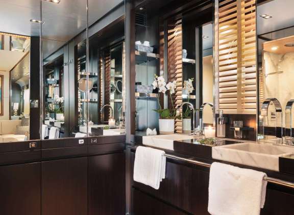 Master cabin en-suite facilities