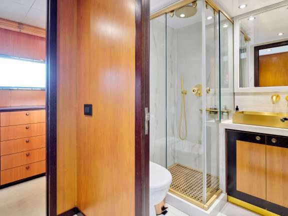 Twin cabin on the main deck