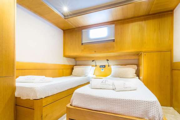 STARBOARD TWIN CABIN