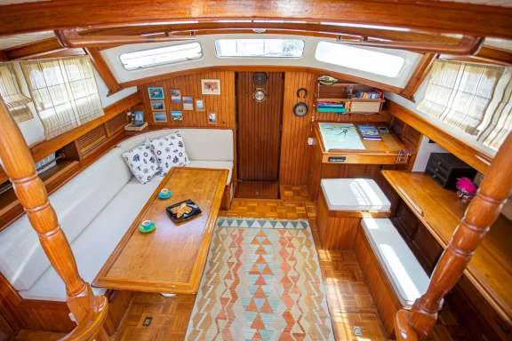 Saloon & office/ navigation