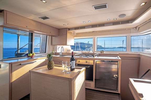 Image of WHITE PEARL yacht #3