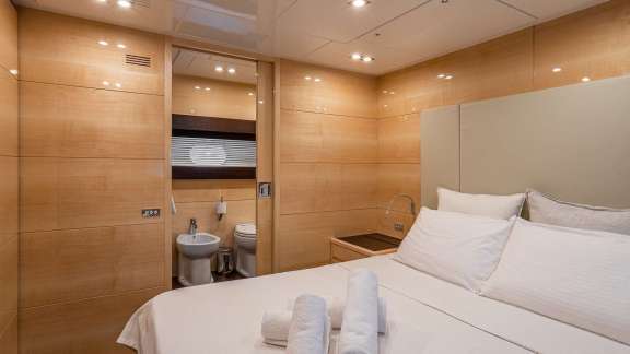 Image of LIBERATA yacht #11