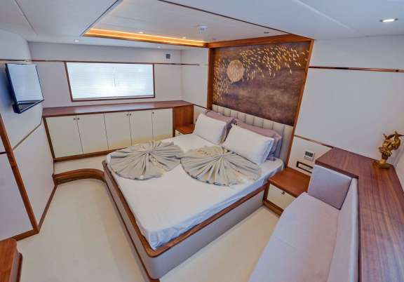 Image of FLOKI yacht #13